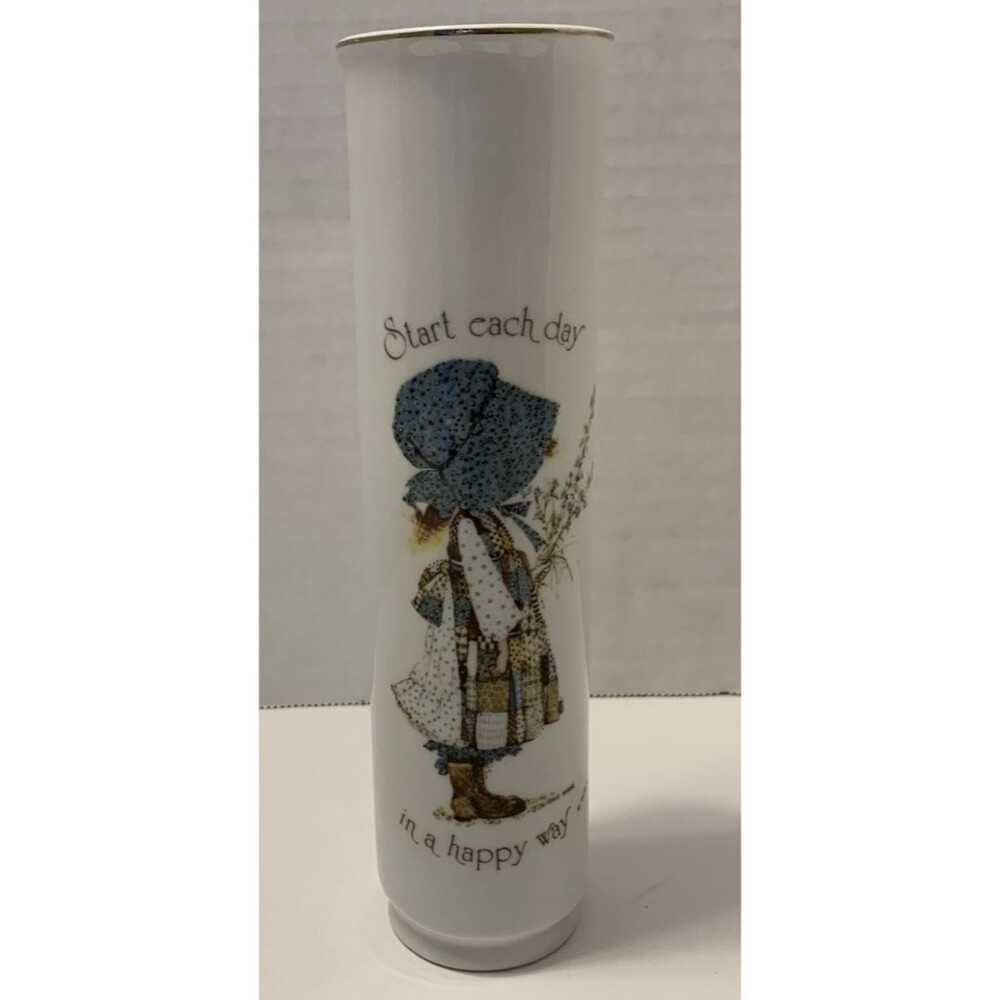 Vintage 1974 Holly Hobbie Bud Flower Vase "Start each day in a happy way" 7.25"